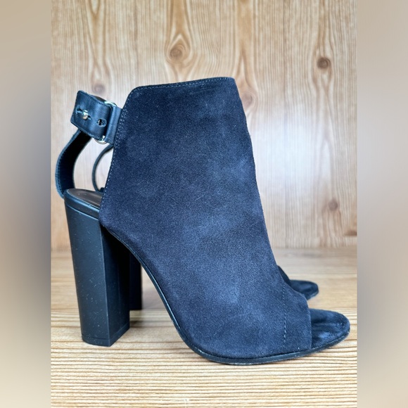 🟢Women’s Suede Cutout Accent Slingback Pumps Bootie Women's Size 6 US Fall - Picture 2 of 13